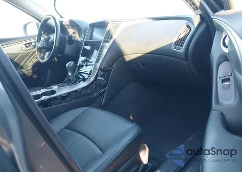 2017 Infiniti Q50 2.0T Base z USA, uszkodzony, nr VIN JN1CV7AP7HM640801